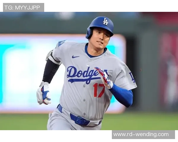 日本男足国际杯新球衣获评“国际第二”！美媒盛赞：“规划再轰全垒打”